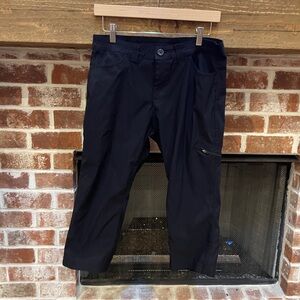 Eddie Bauer Women’s Rainier tech capri pants size 8